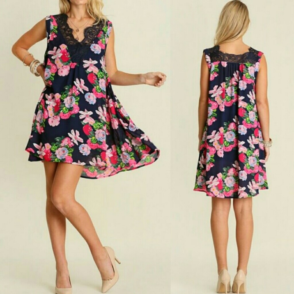 Umgee Floral Laced Neckline Trapeze Tunic Dress